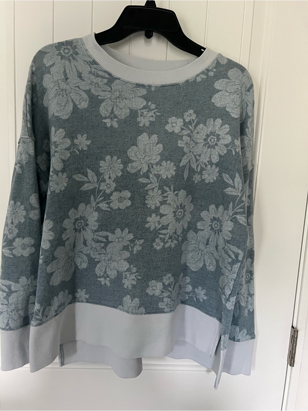 Time and Tru Floral Crewneck Sweater in Slate Blue and Light Gray